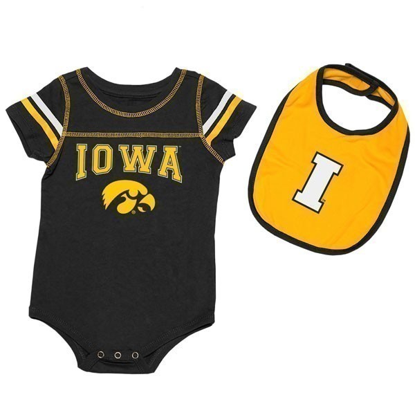 Iowa Hawkeyes Infant Chocolate Onesie & Bib